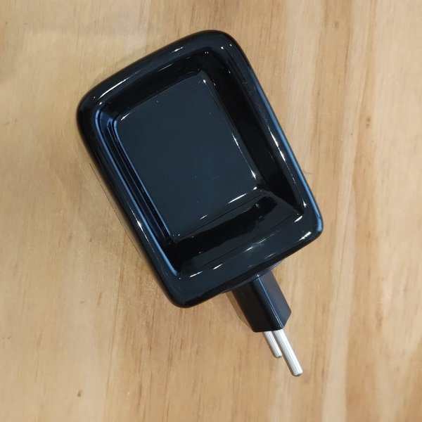 Kit Masculino Difusor Elétrico Black + 3 Essências 