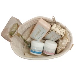 Imagem de Cesta Autocuidado Luxo Aromá - Corpo e Rosto