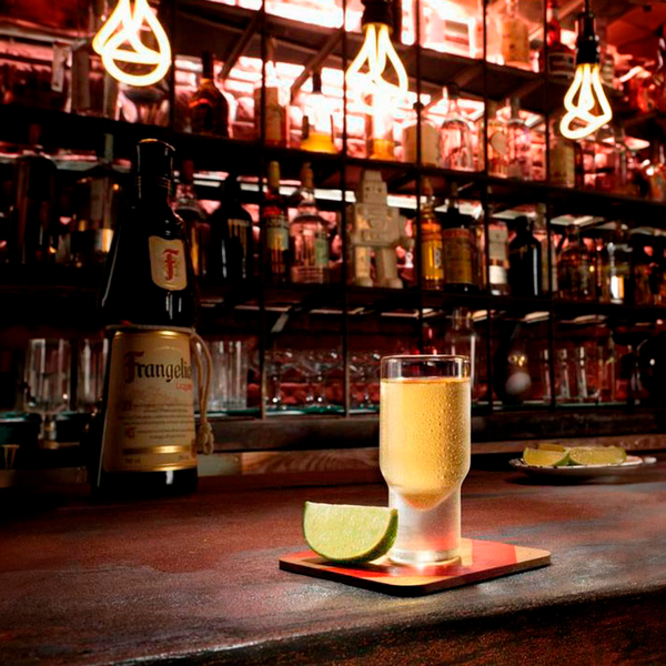 Licor Fino de Avelã Frangelico Liqueur 700ml