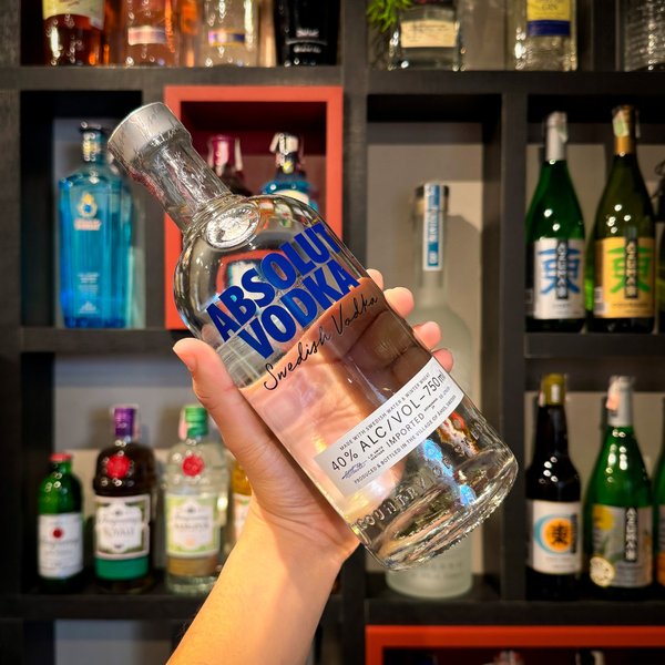 Kit Vodka Absolut Tradicional 750ml + Copo 420ml