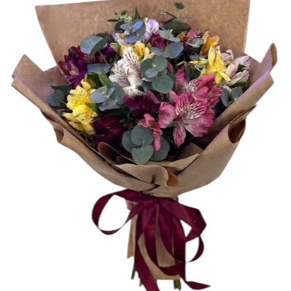 Buquê M Astromélias